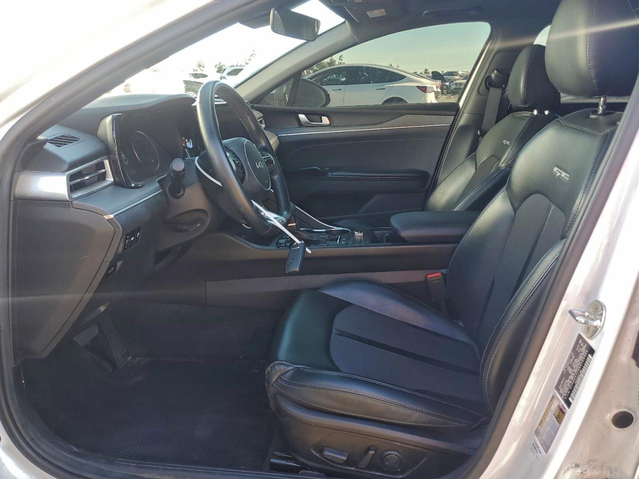 2022 KIA K5