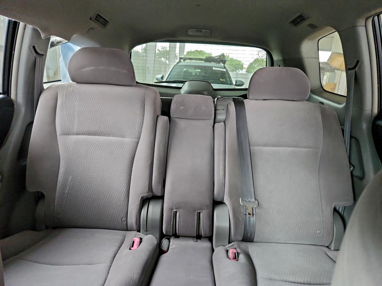 2010 TOYOTA HIGHLANDER