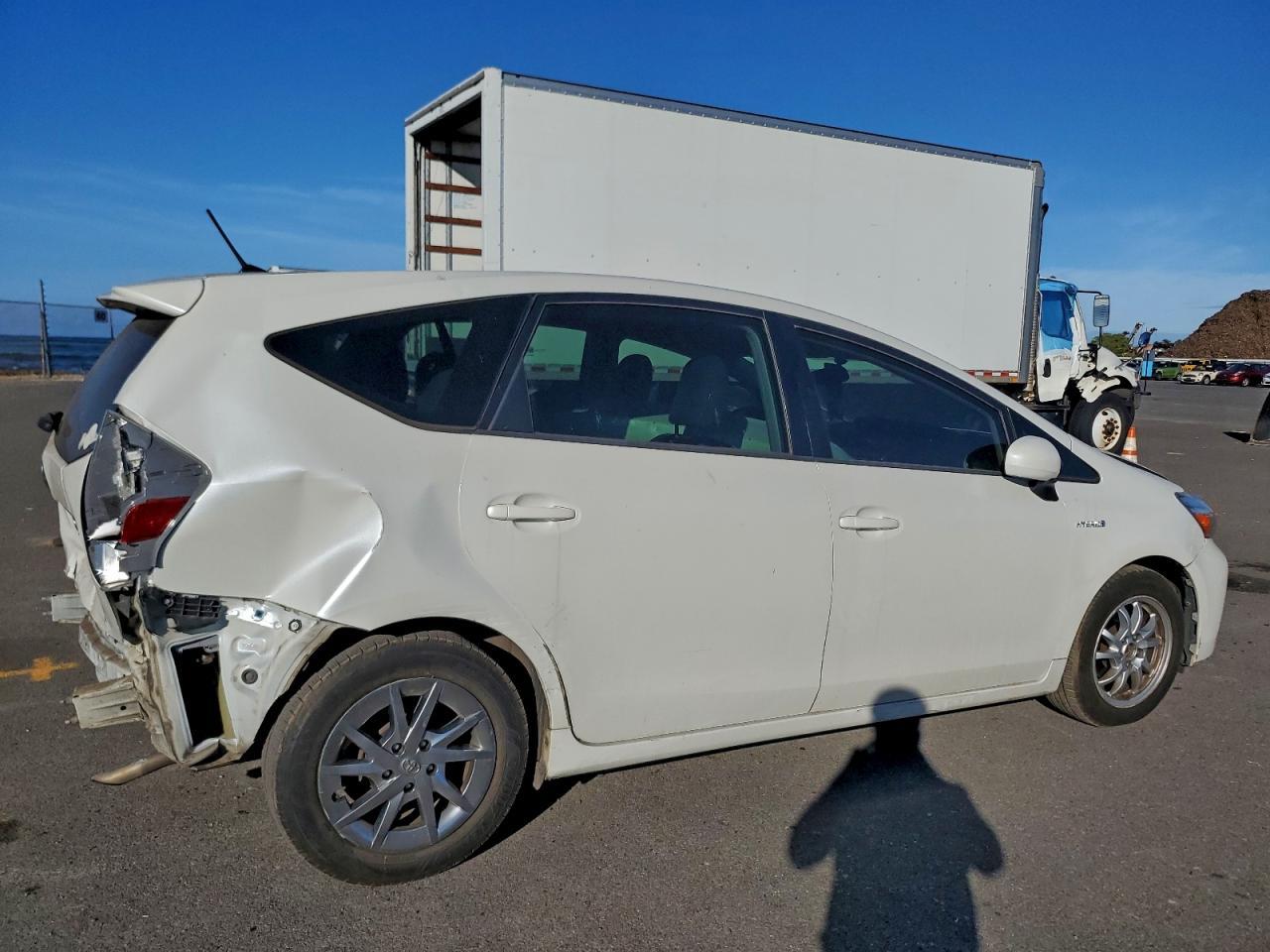2017 TOYOTA PRIUS V