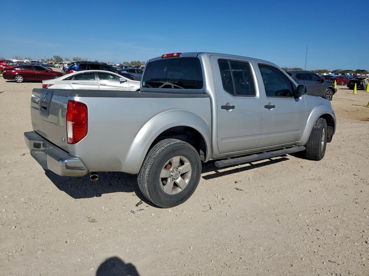 2012 NISSAN Frontier