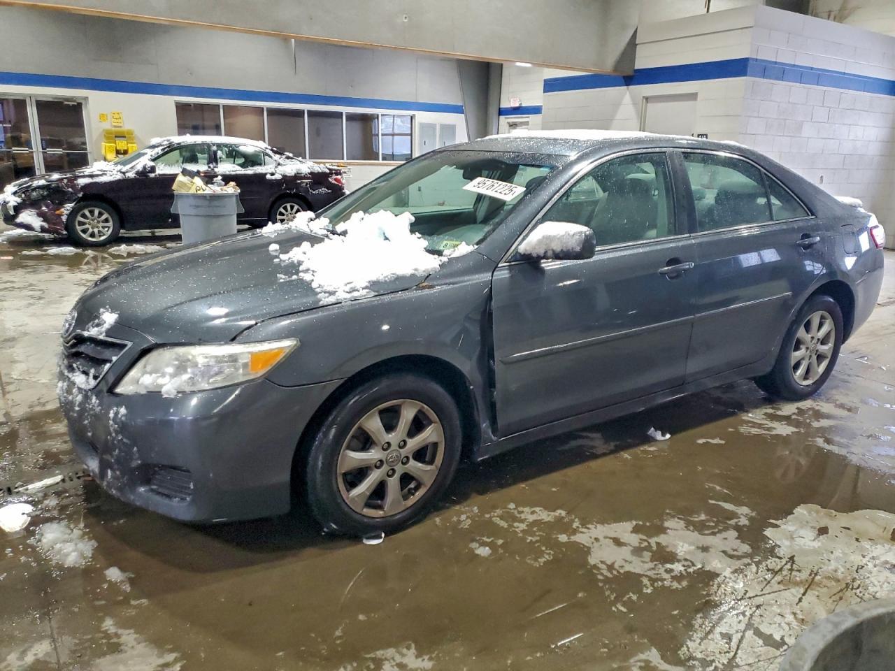 2011 TOYOTA CAMRY