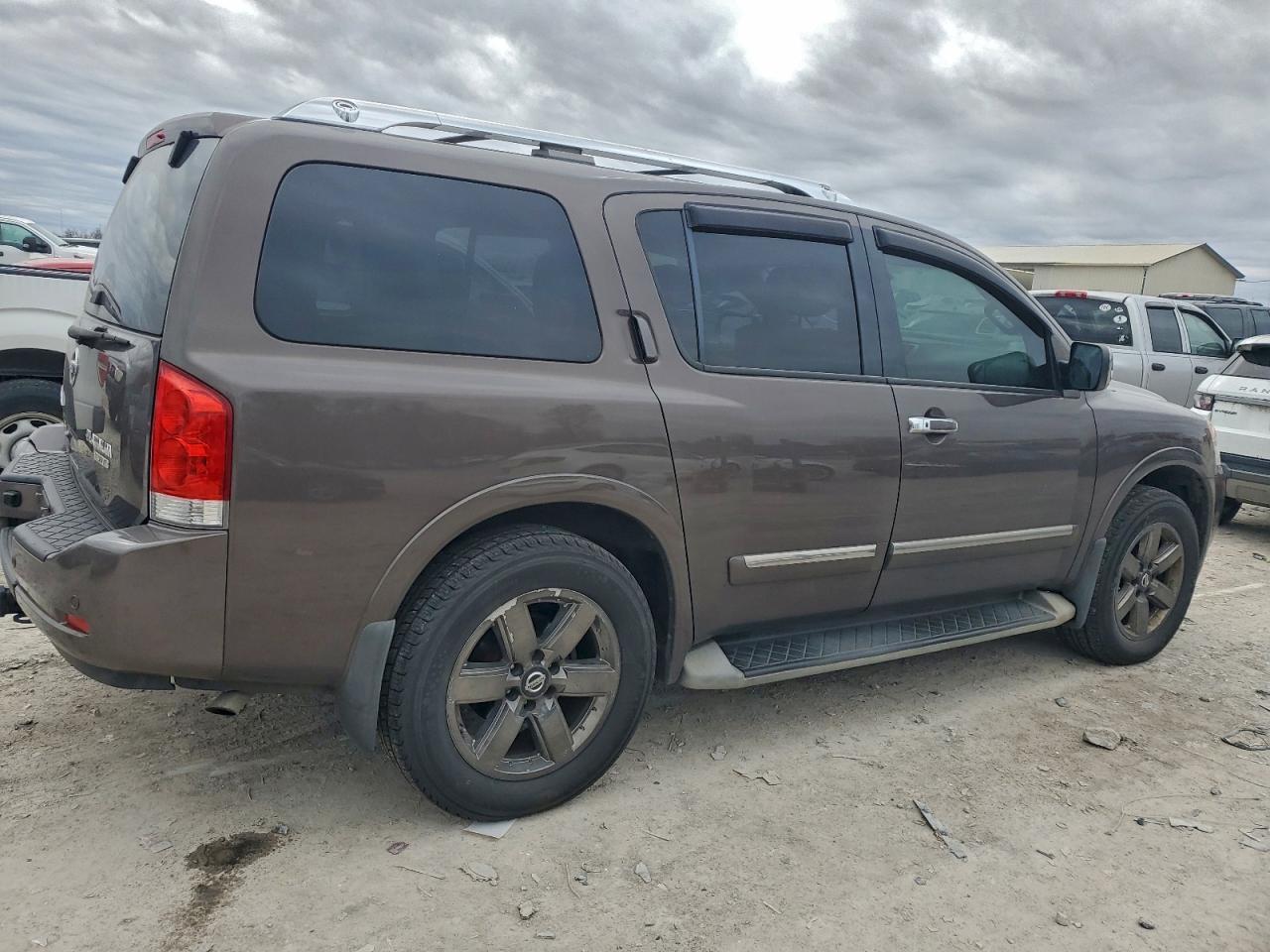 2013 NISSAN Armada