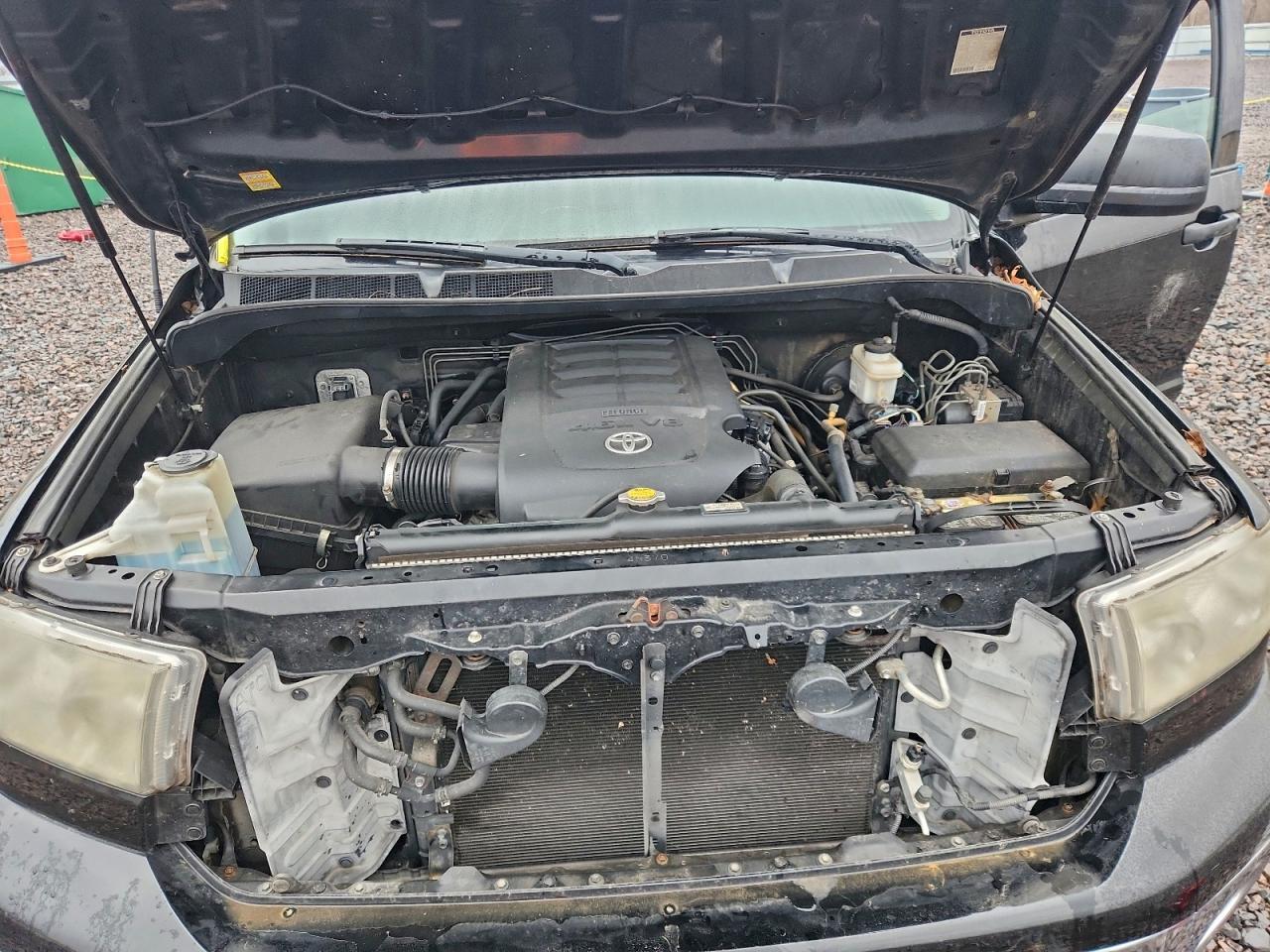 2011 TOYOTA TUNDRA