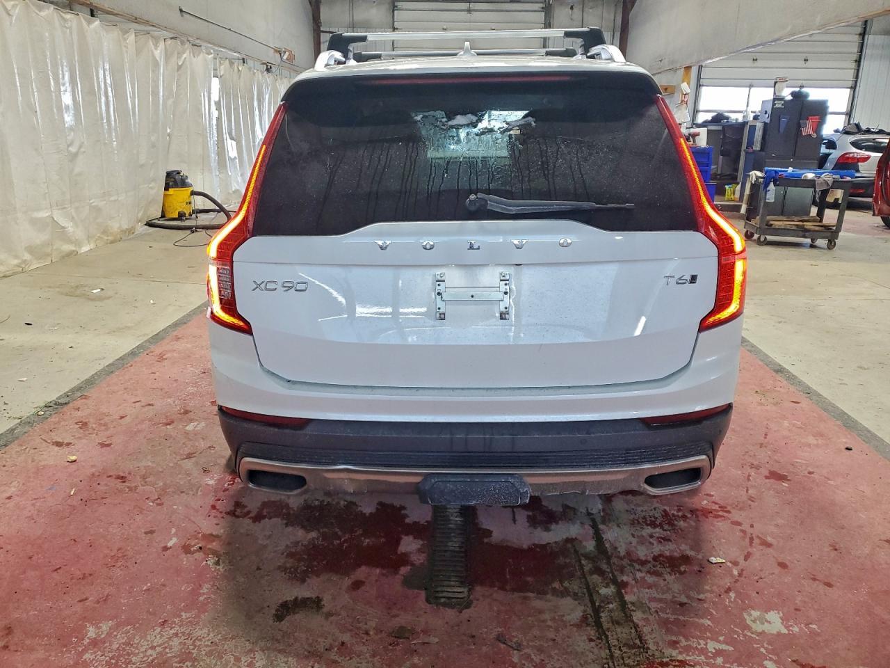 2016 VOLVO XC90