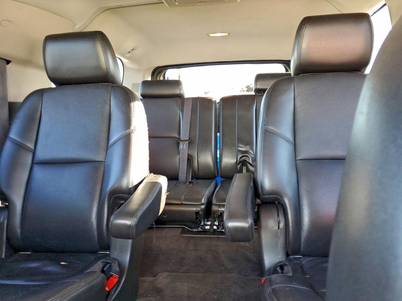 2011 CHEVROLET Suburban