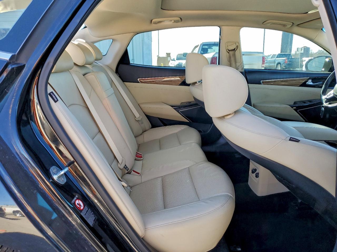 2017 KIA Cadenza