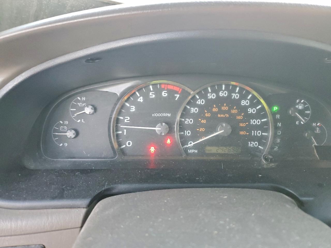 2005 TOYOTA Sequoia
