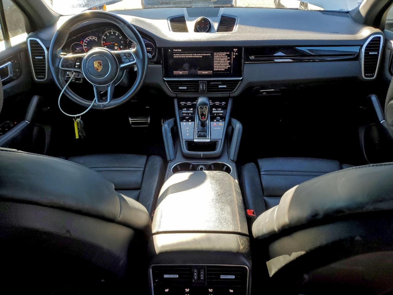2022 PORSCHE CAYENNE