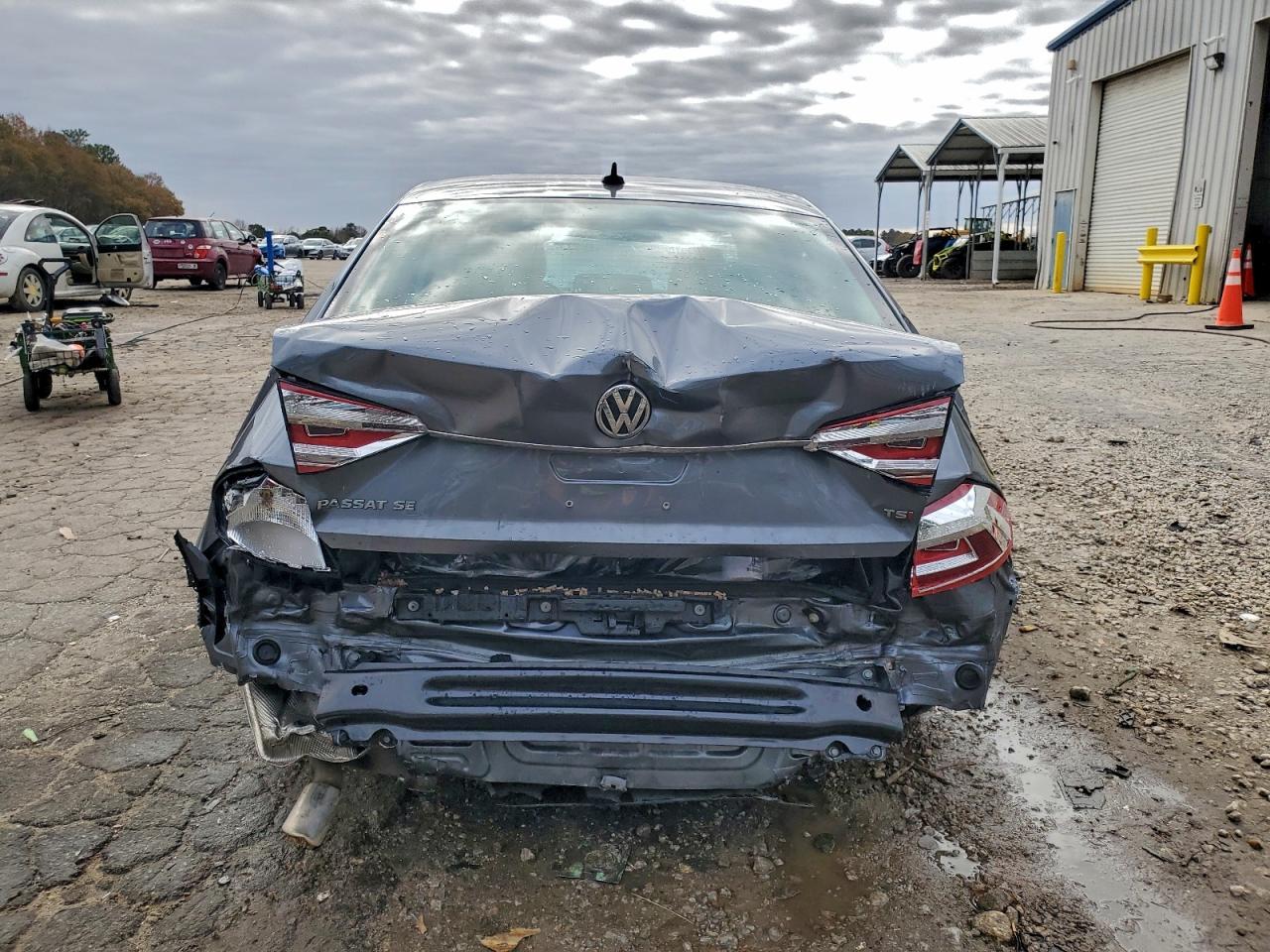2016 VOLKSWAGEN Passat
