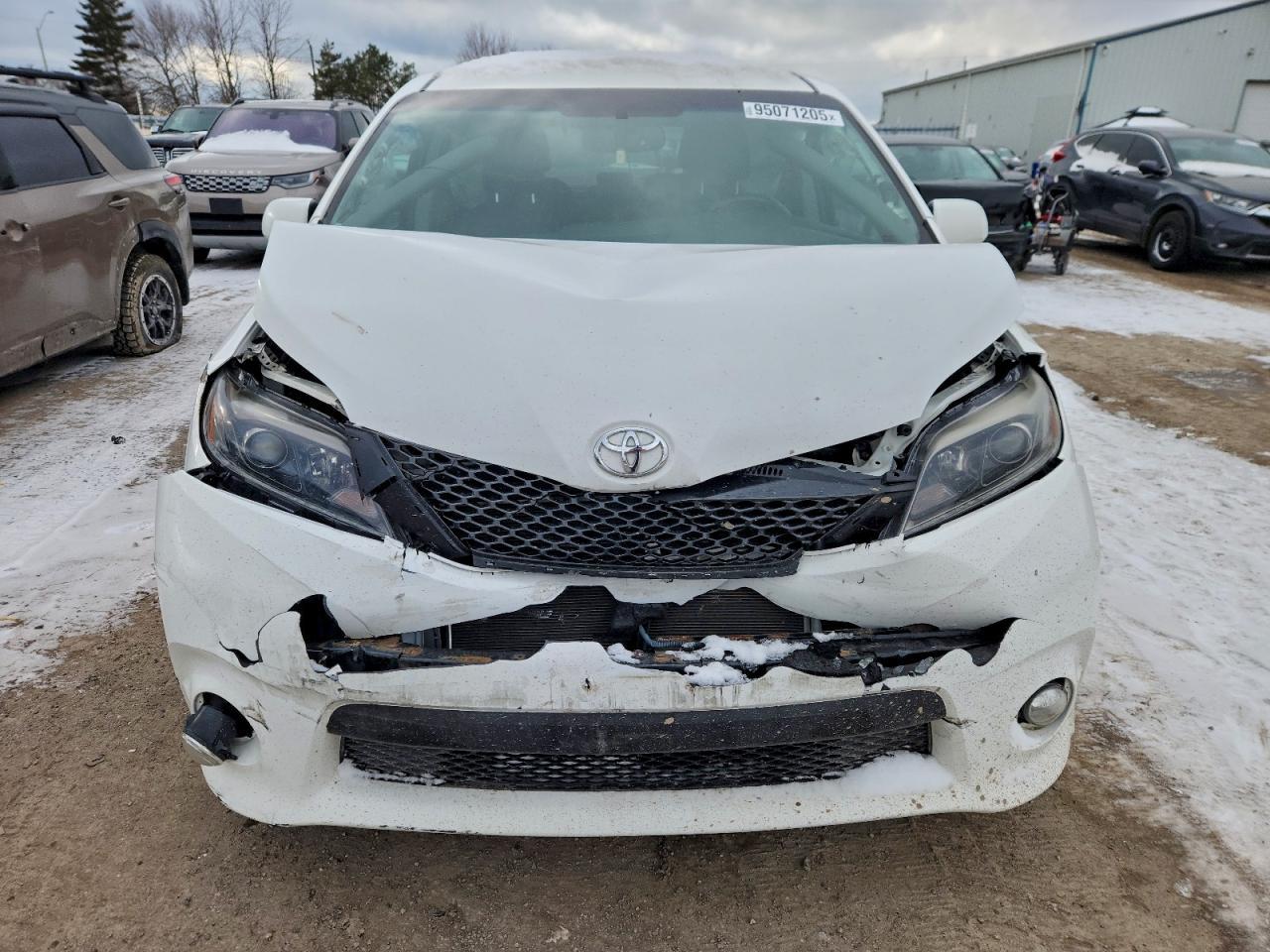 2017 TOYOTA SIENNA