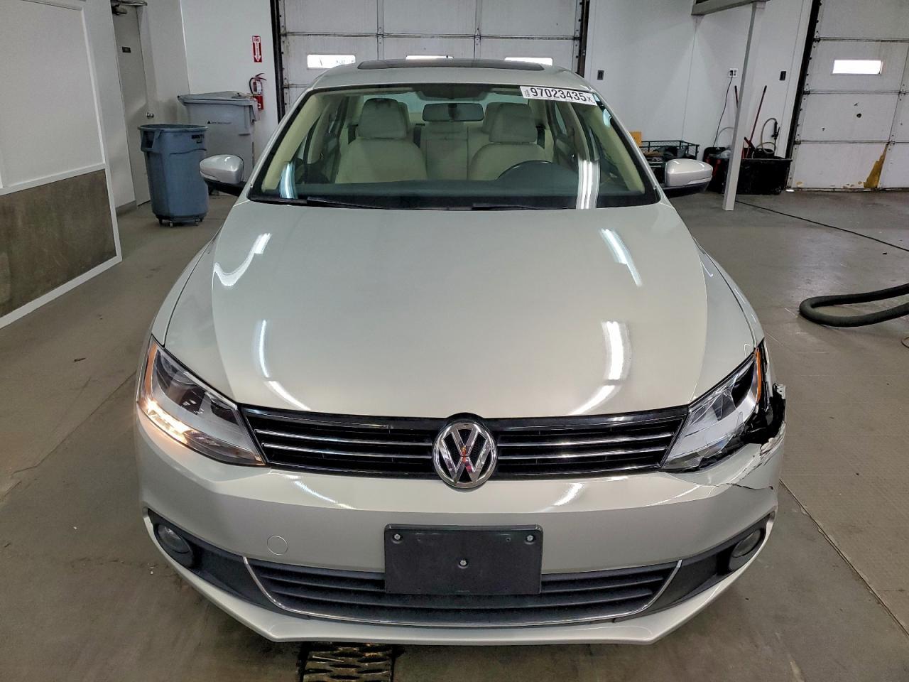 2011 VOLKSWAGEN JETTA