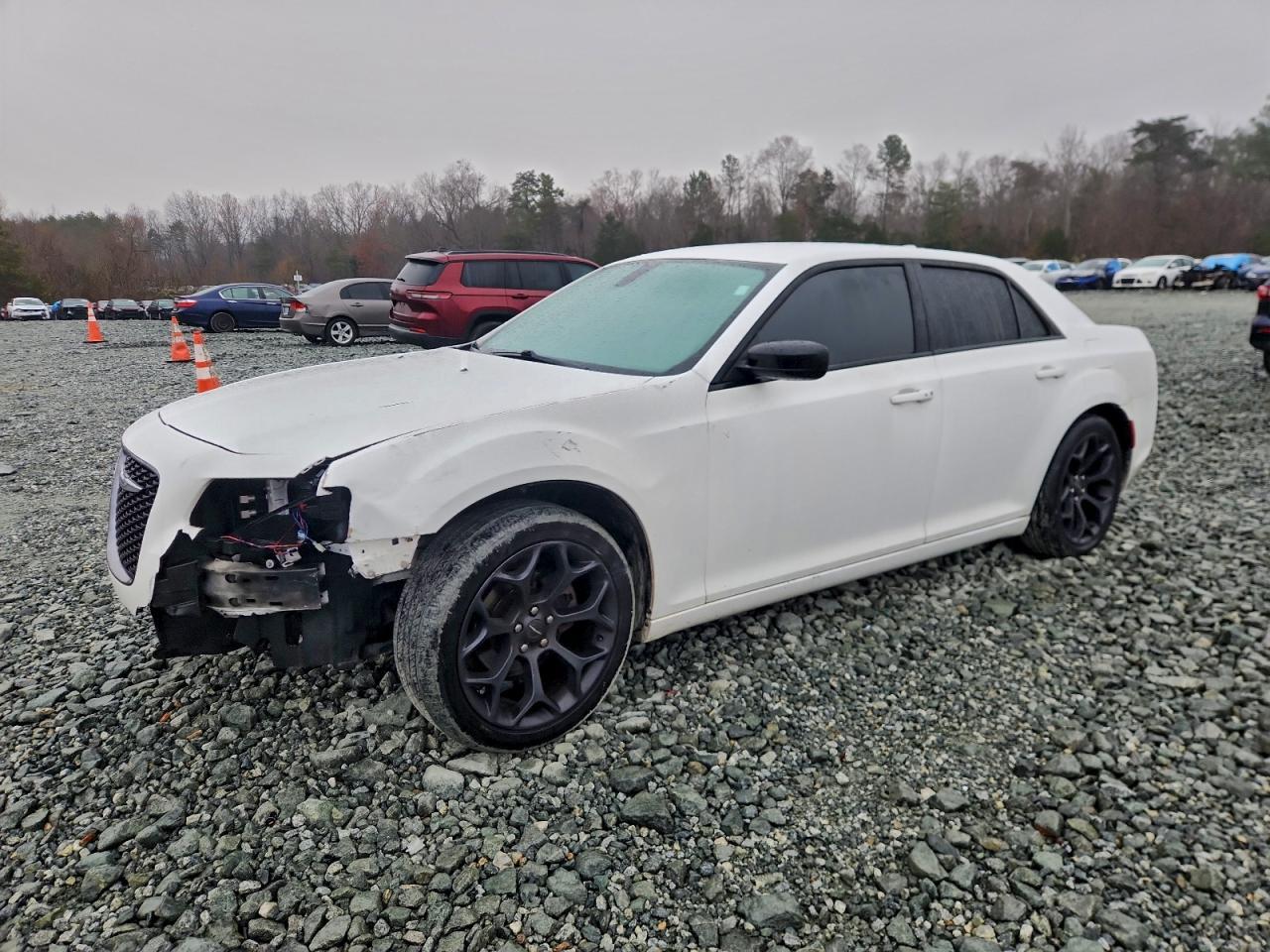 2019 CHRYSLER 300