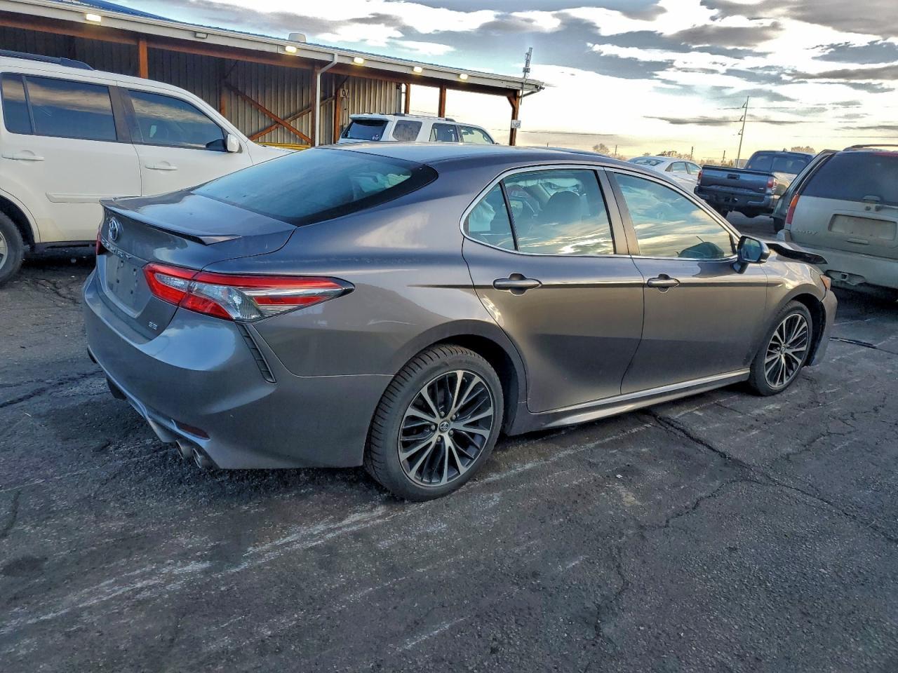 2018 TOYOTA CAMRY