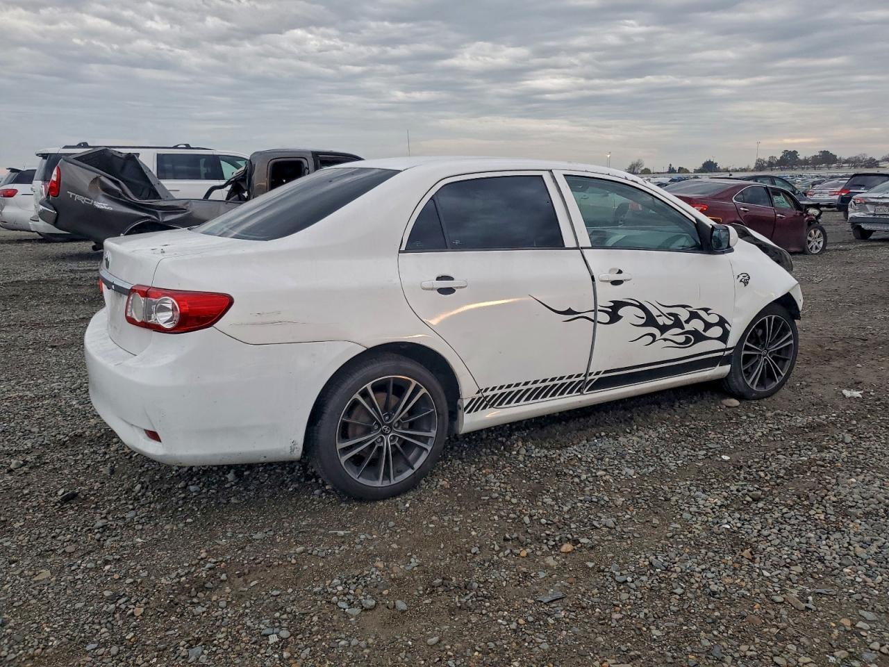 2013 TOYOTA COROLLA