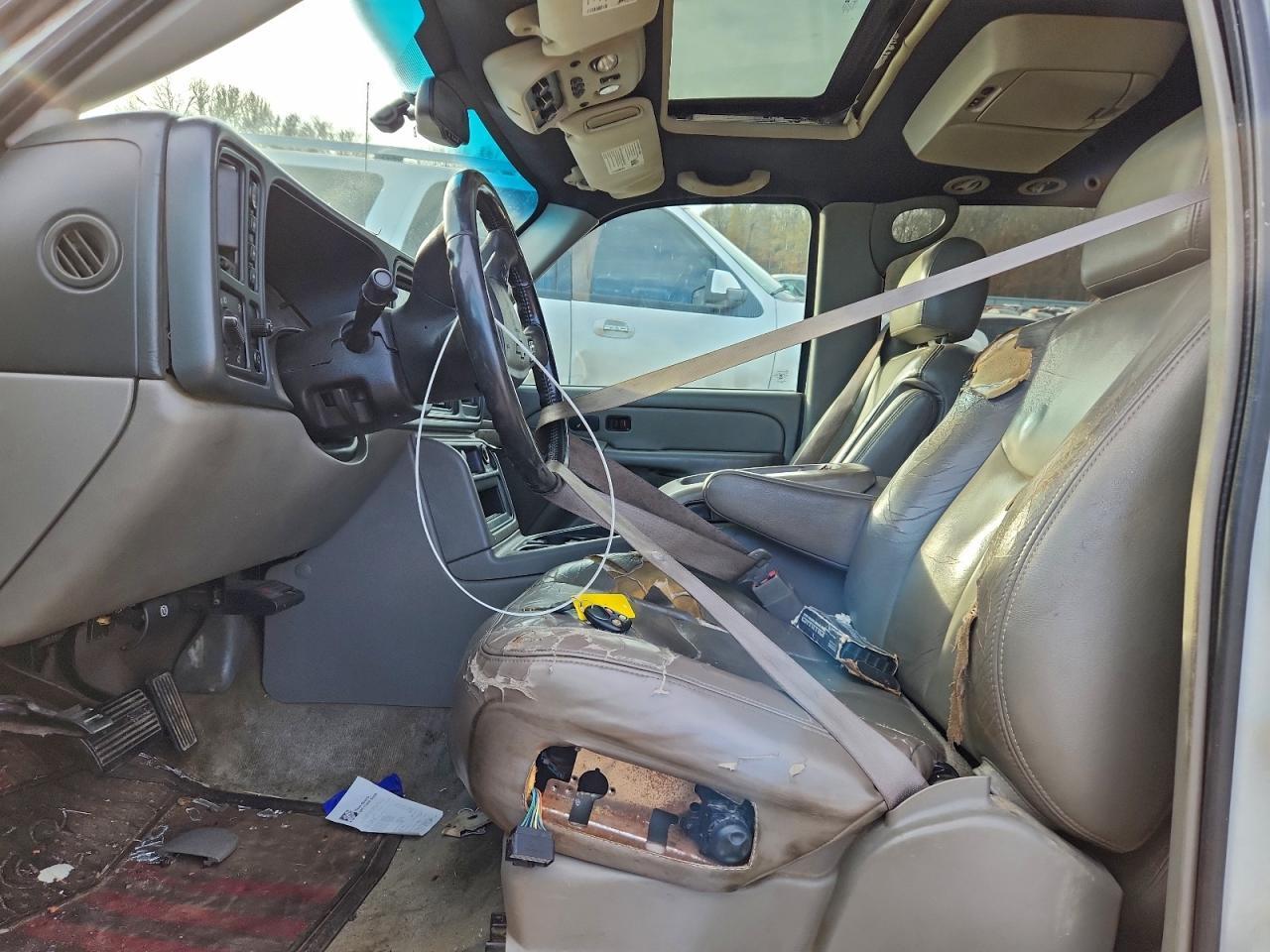 2004 CHEVROLET Suburban