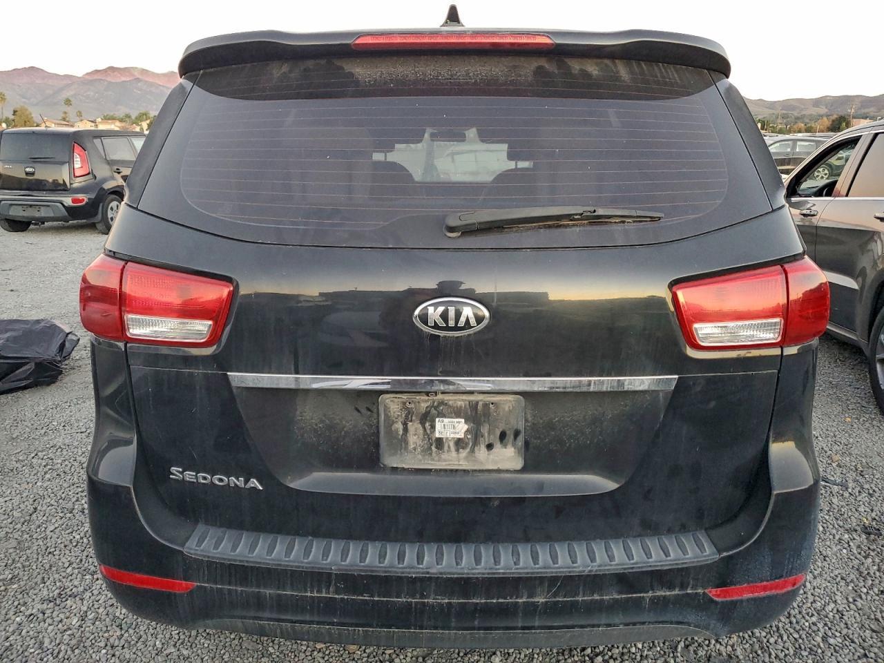 2017 KIA SEDONA