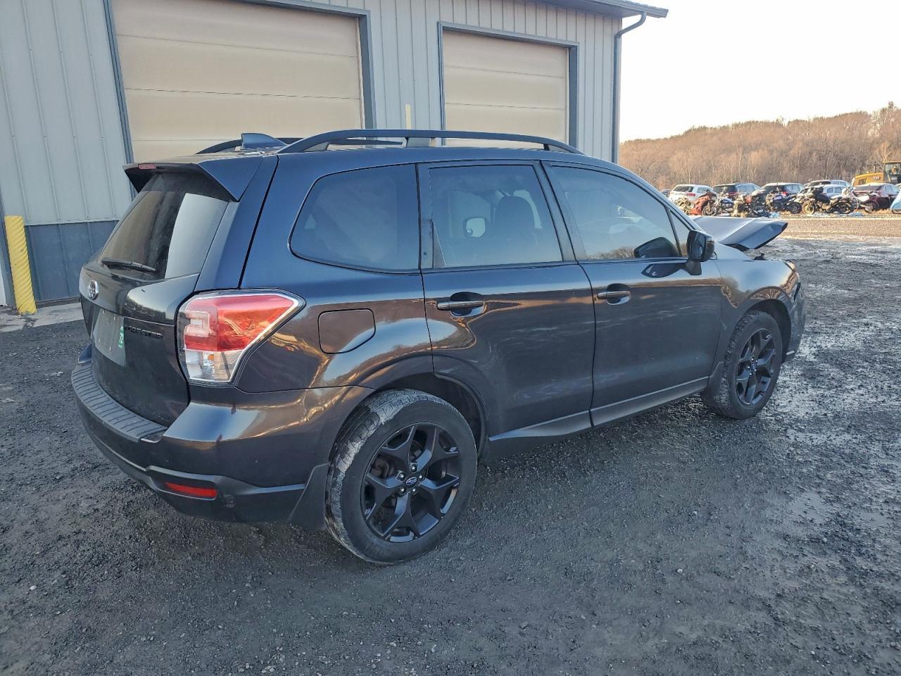 2018 SUBARU FORESTER