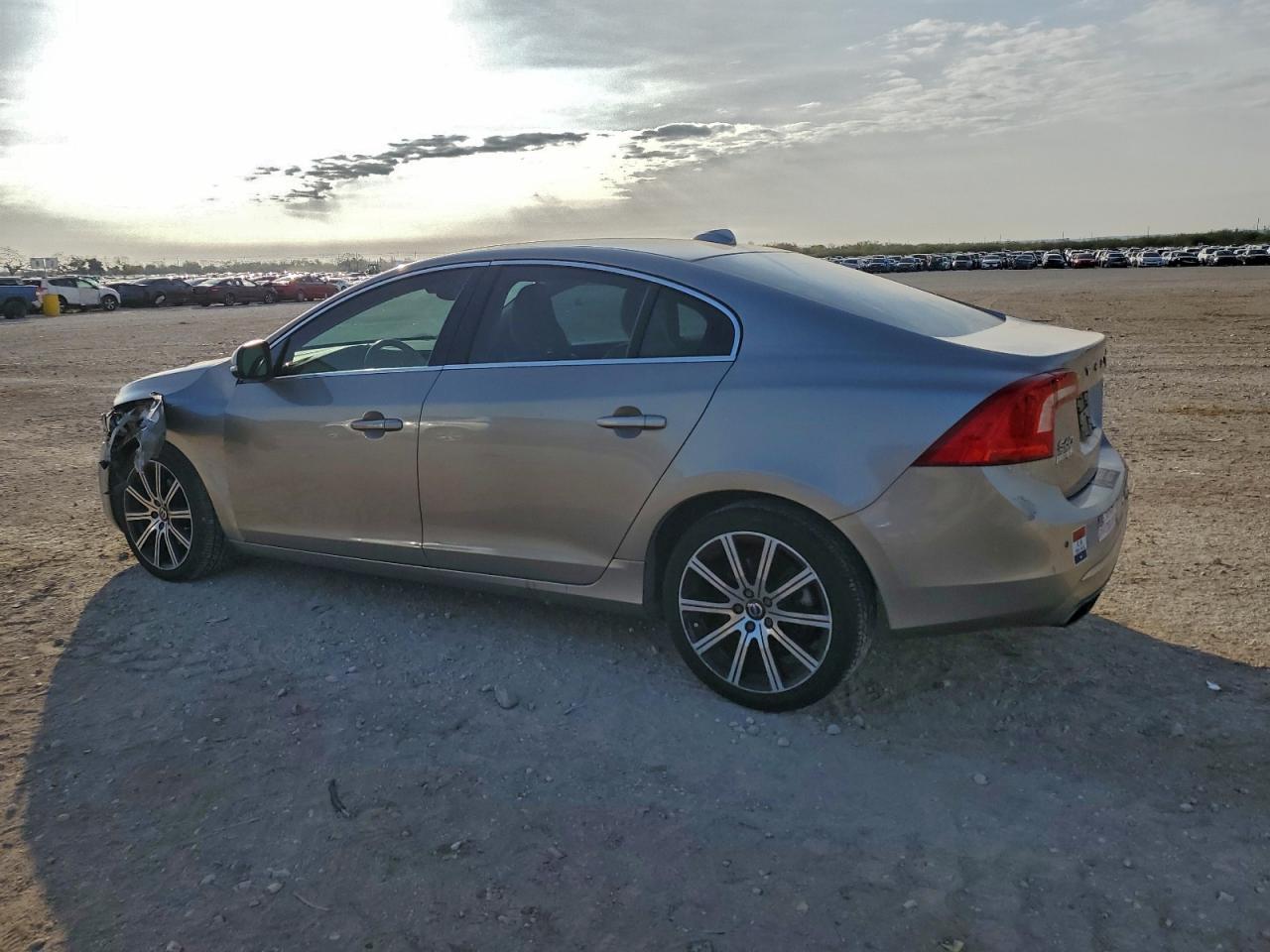 2016 VOLVO S60
