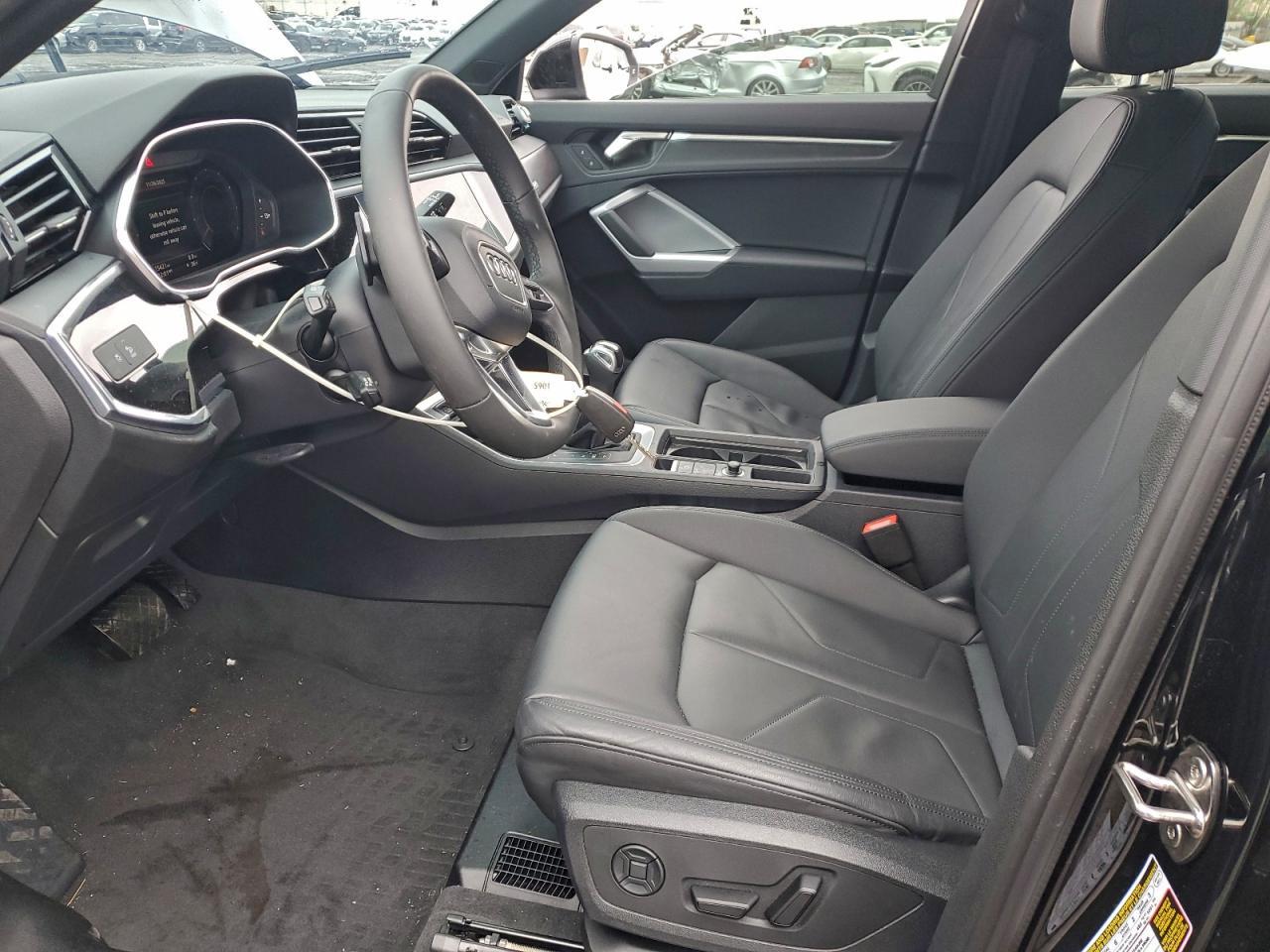 2024 AUDI Q3