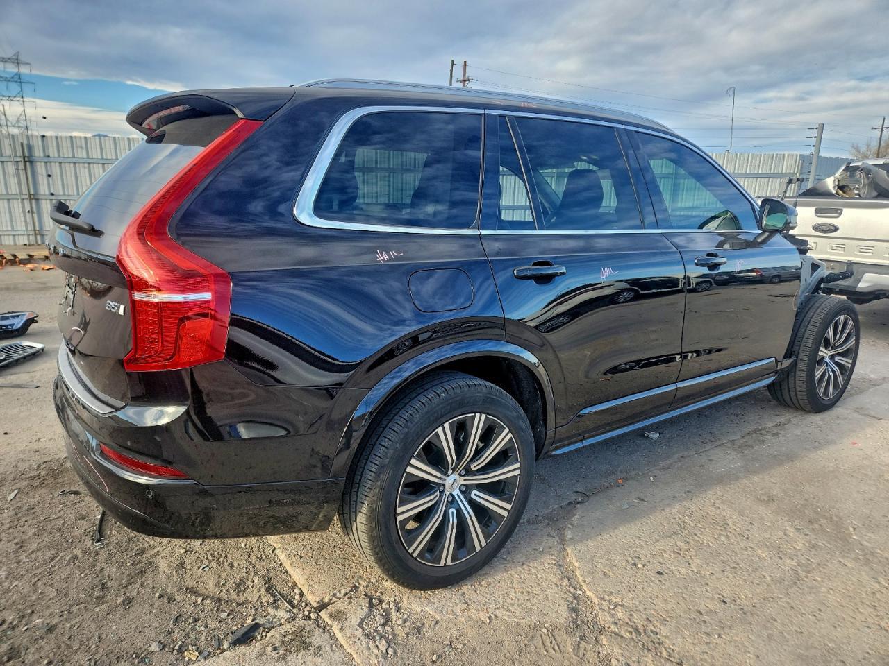 2023 VOLVO XC90