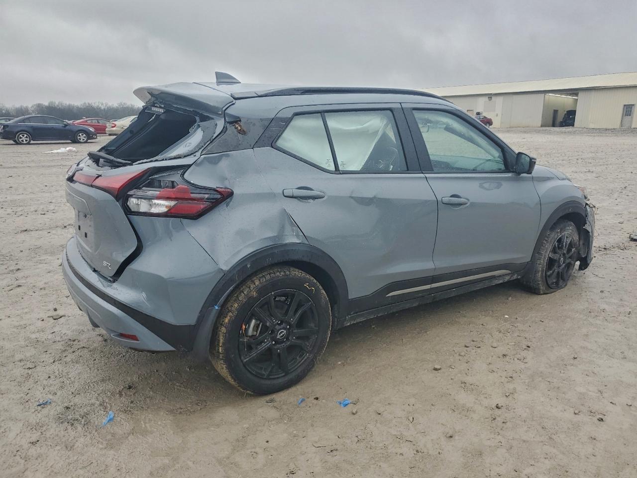 2022 NISSAN KICKS
