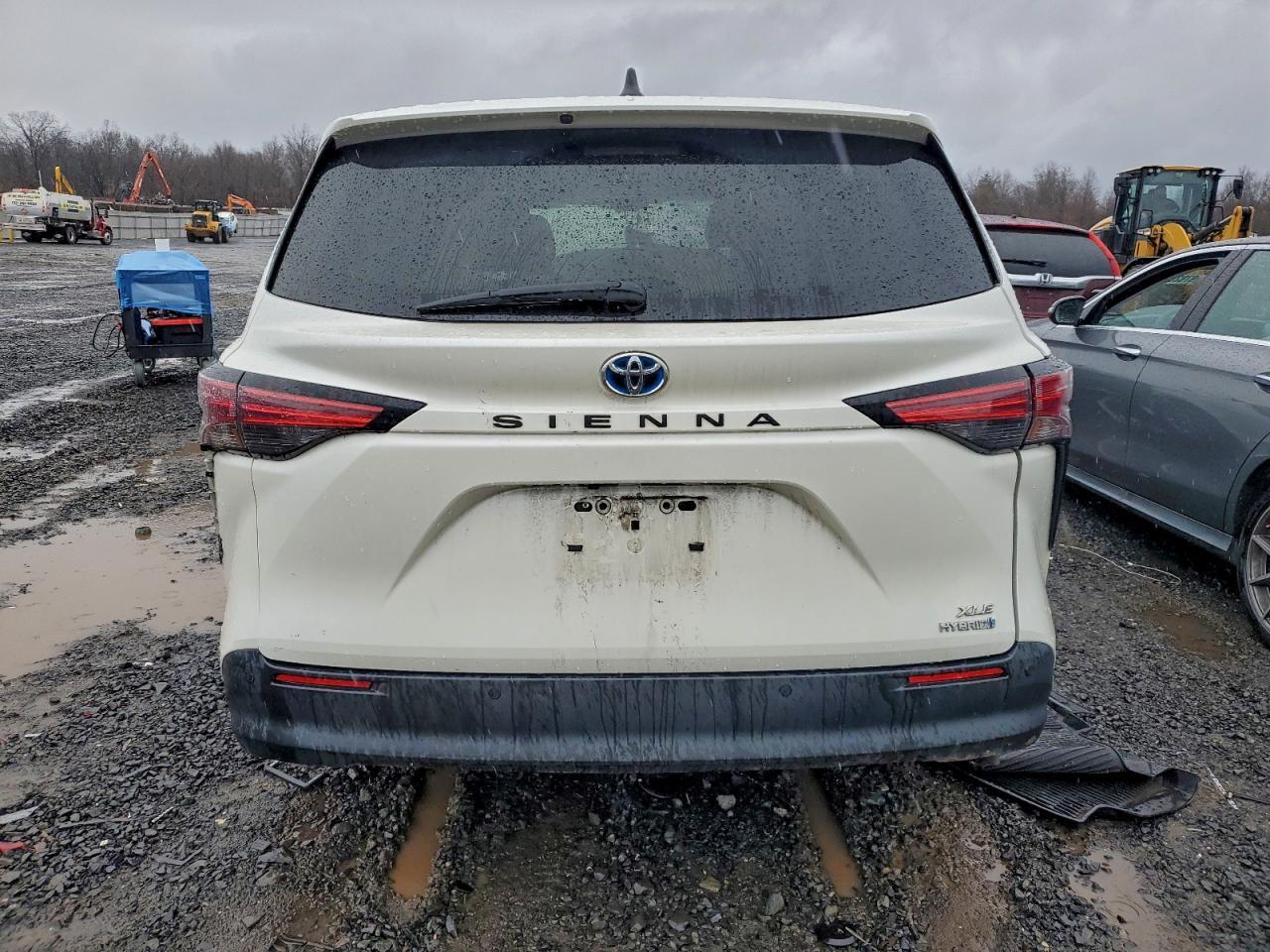 2021 TOYOTA SIENNA