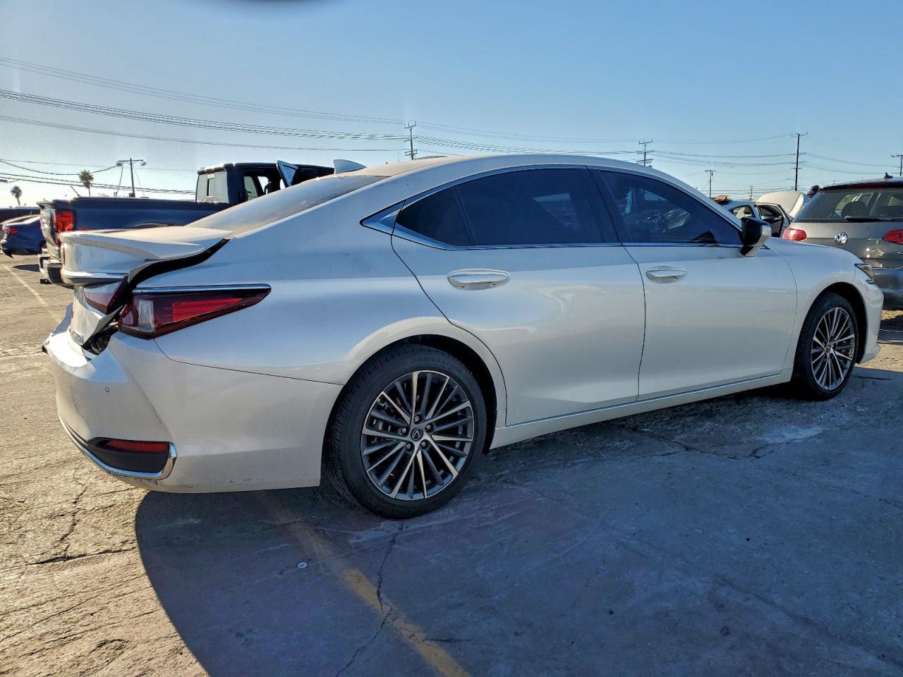 2025 LEXUS ES 300H
