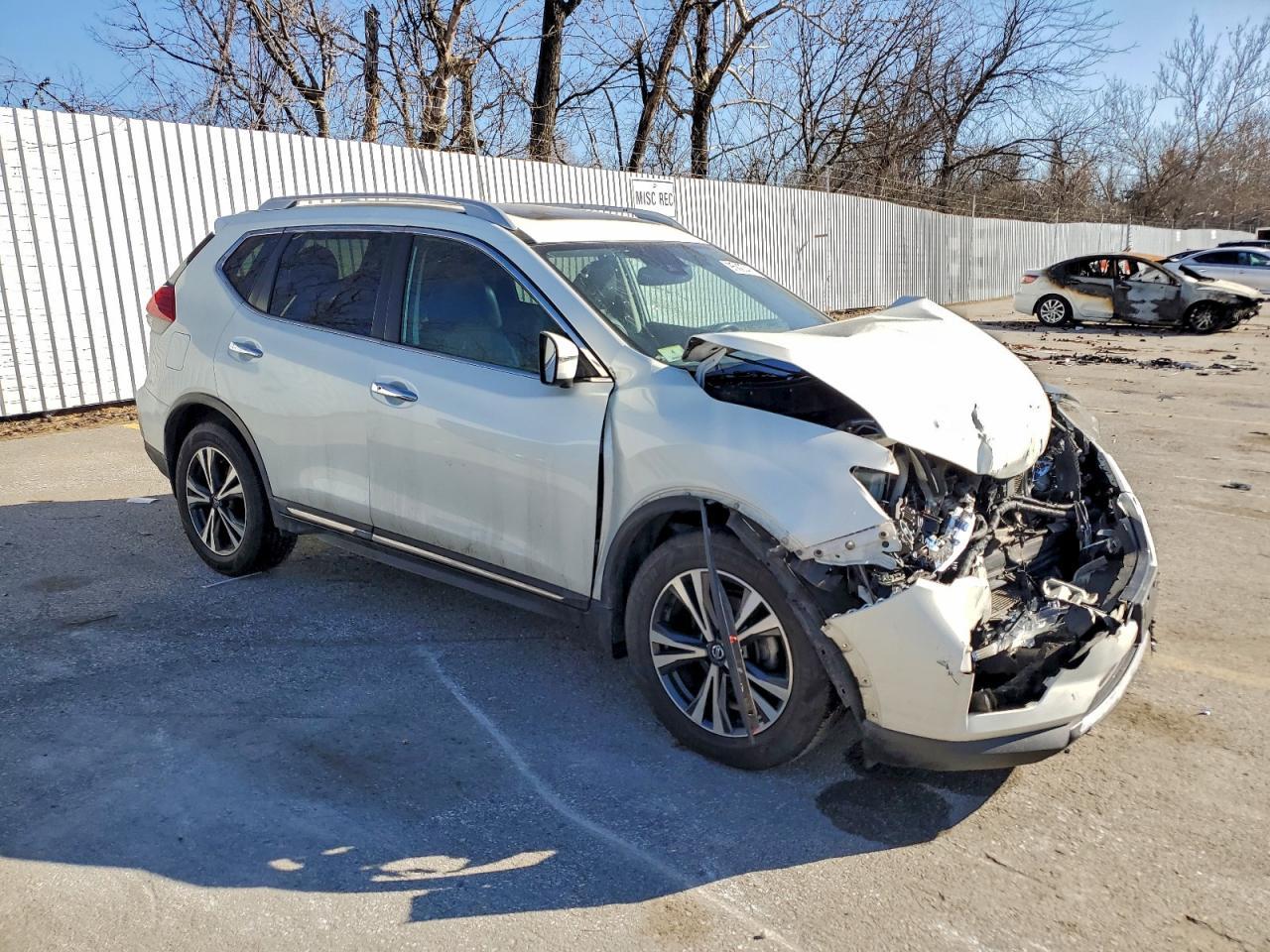 2017 NISSAN ROGUE