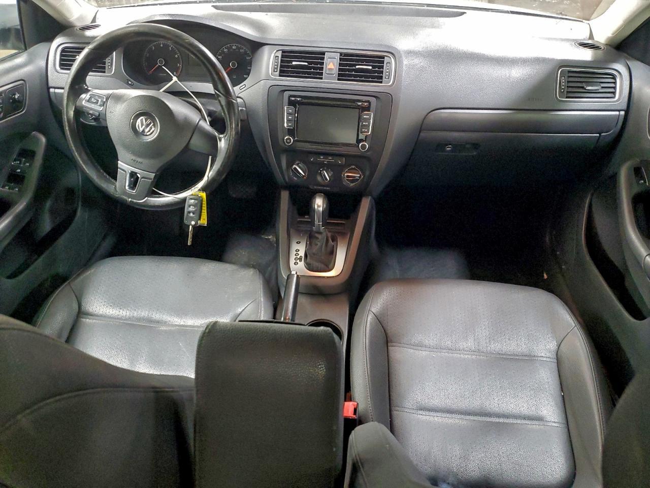 2011 VOLKSWAGEN JETTA