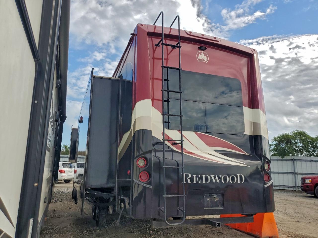 2017 Redwood Fifth Whee