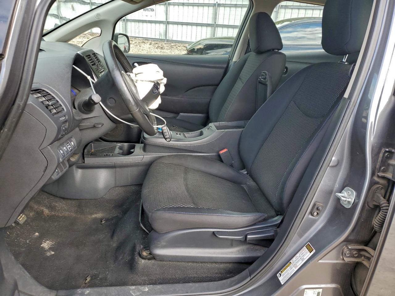 2015 NISSAN LEAF