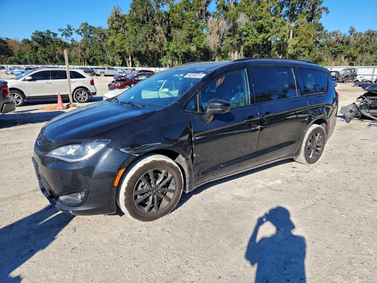 2020 CHRYSLER Pacifica