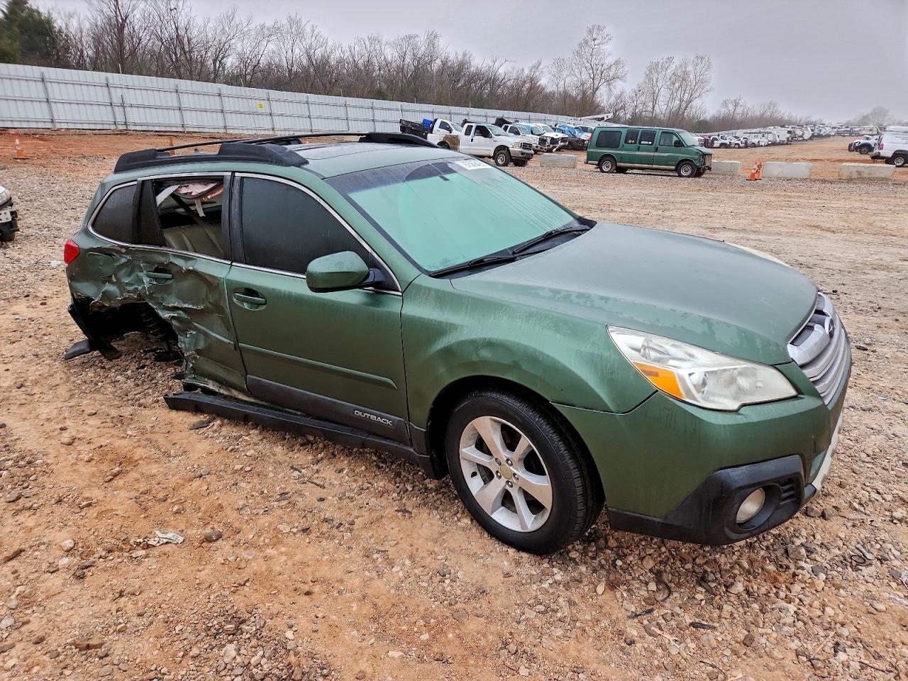 2013 SUBARU Outback