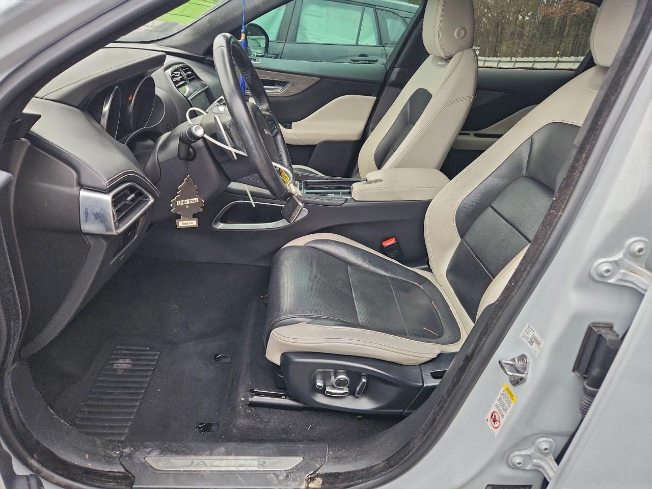 2019 JAGUAR F-Pace