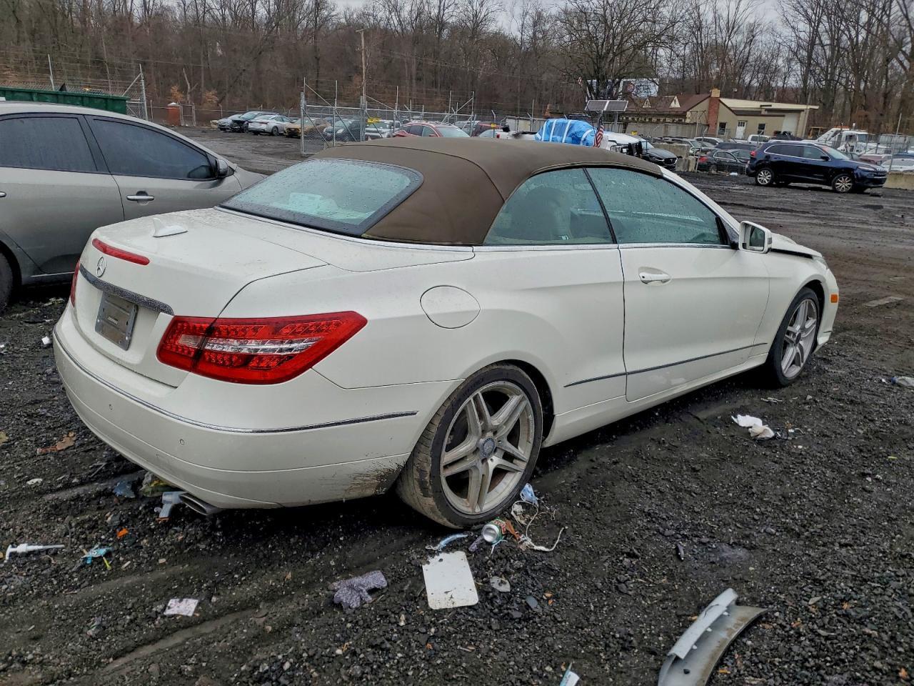 2011 MERCEDES-BENZ E-Class