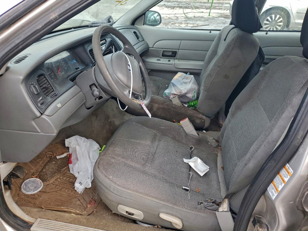 2004 FORD Crown Victoria