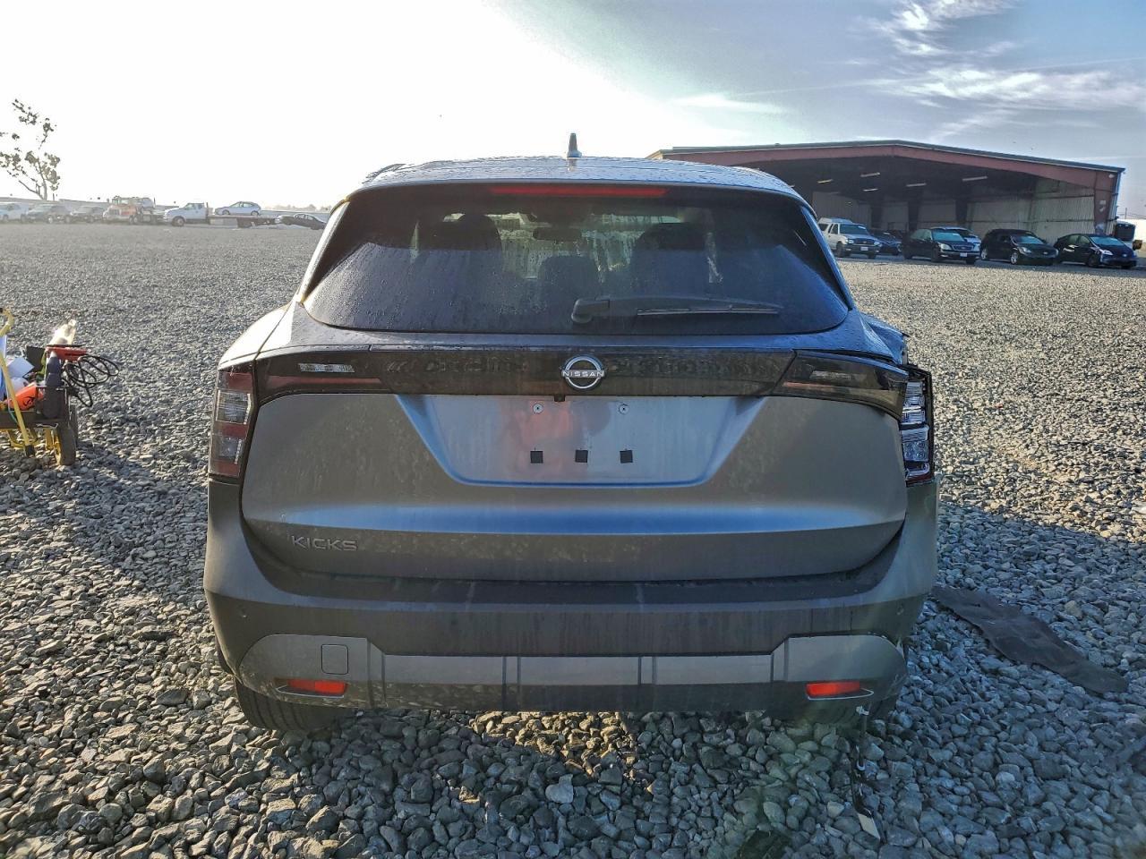 2025 NISSAN KICKS