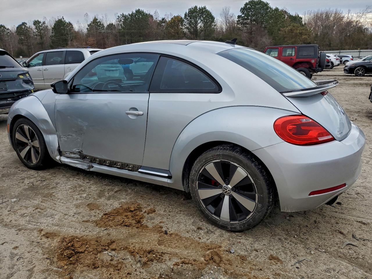 2012 VOLKSWAGEN Beetle