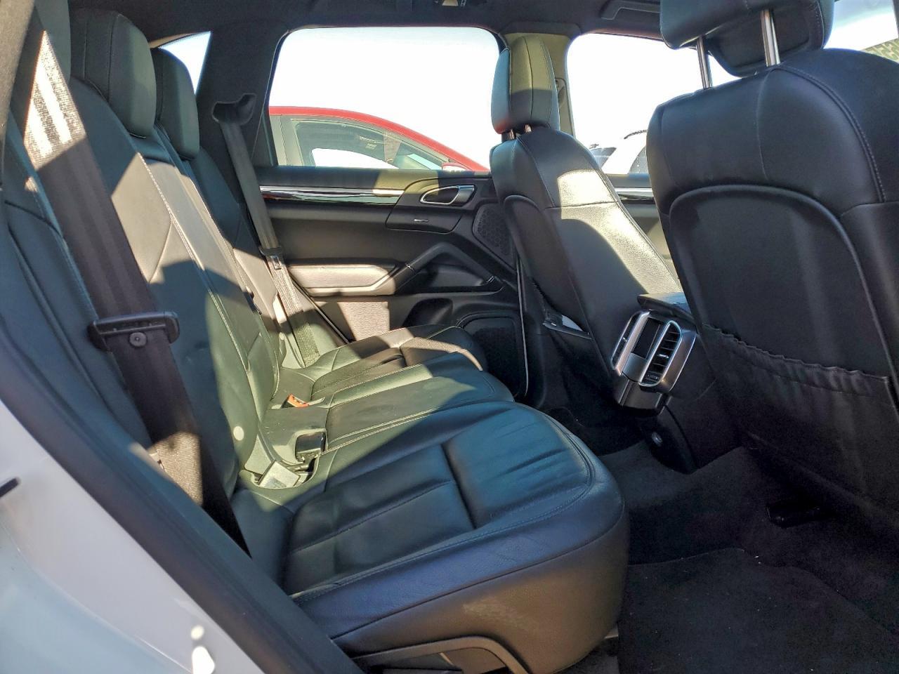 2014 PORSCHE CAYENNE