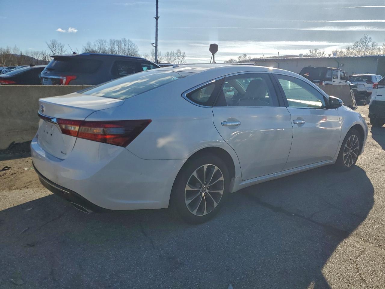 2016 TOYOTA Avalon