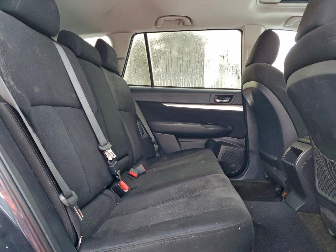 2013 SUBARU Outback
