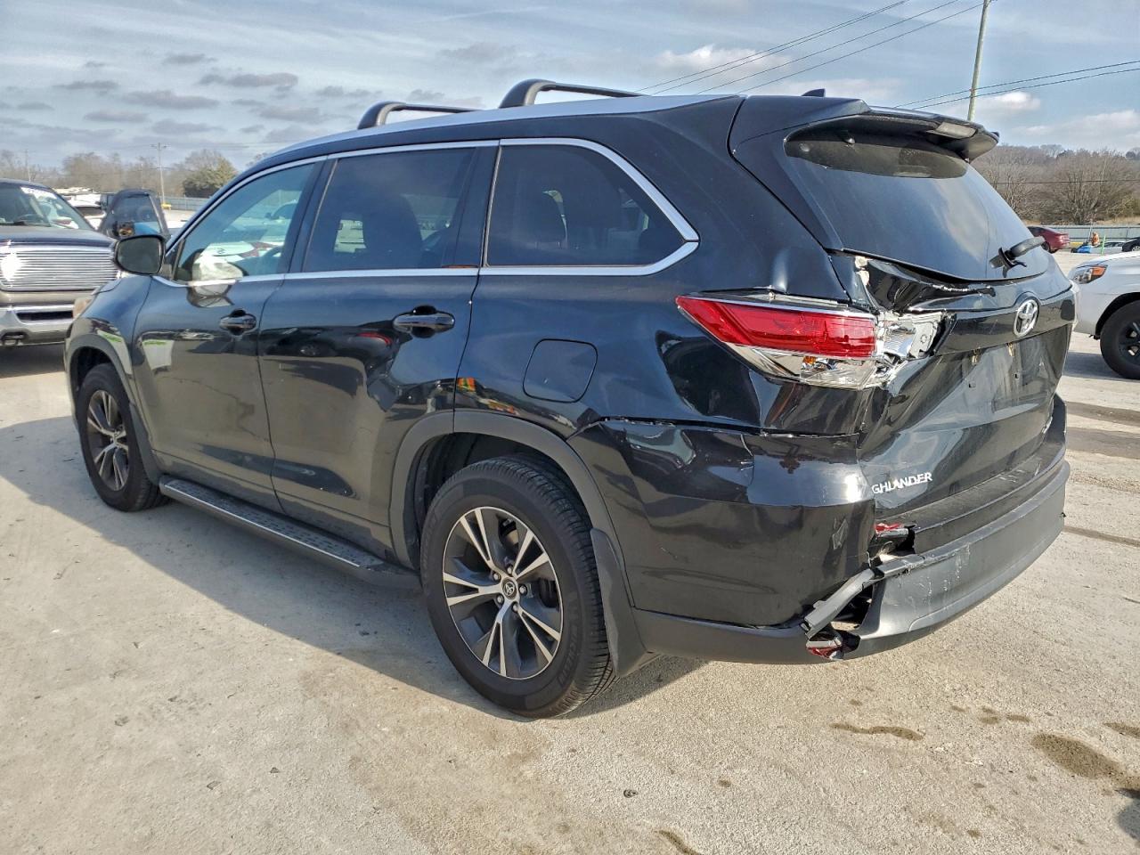 2016 TOYOTA HIGHLANDER