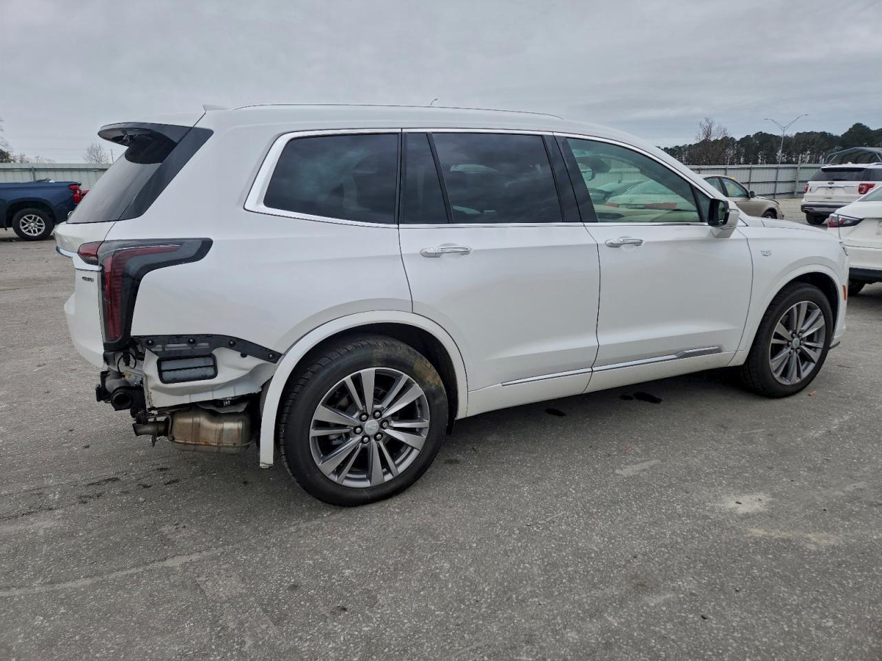 2022 CADILLAC XT6