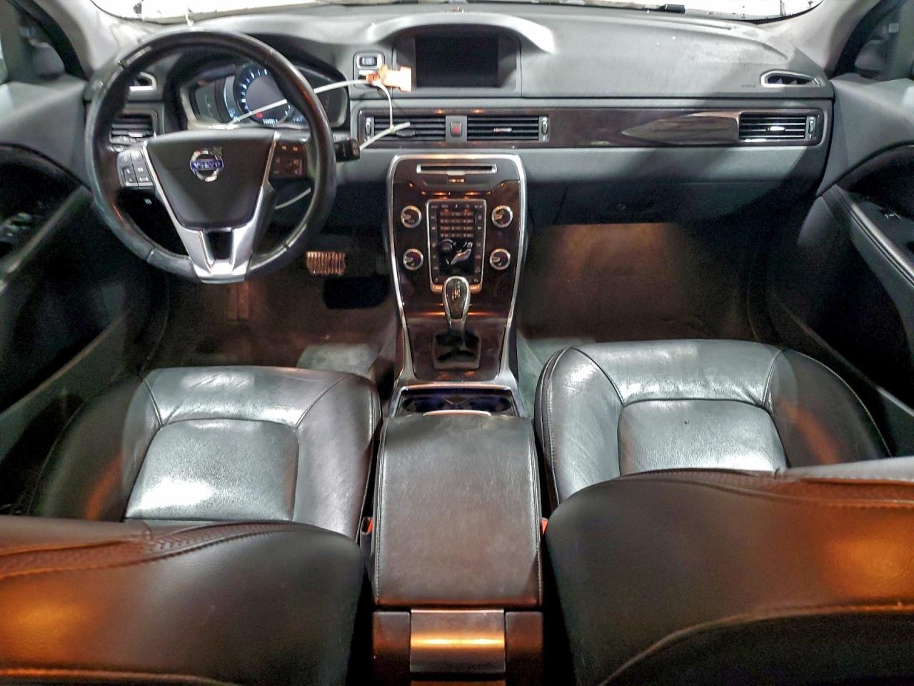 2016 VOLVO XC70