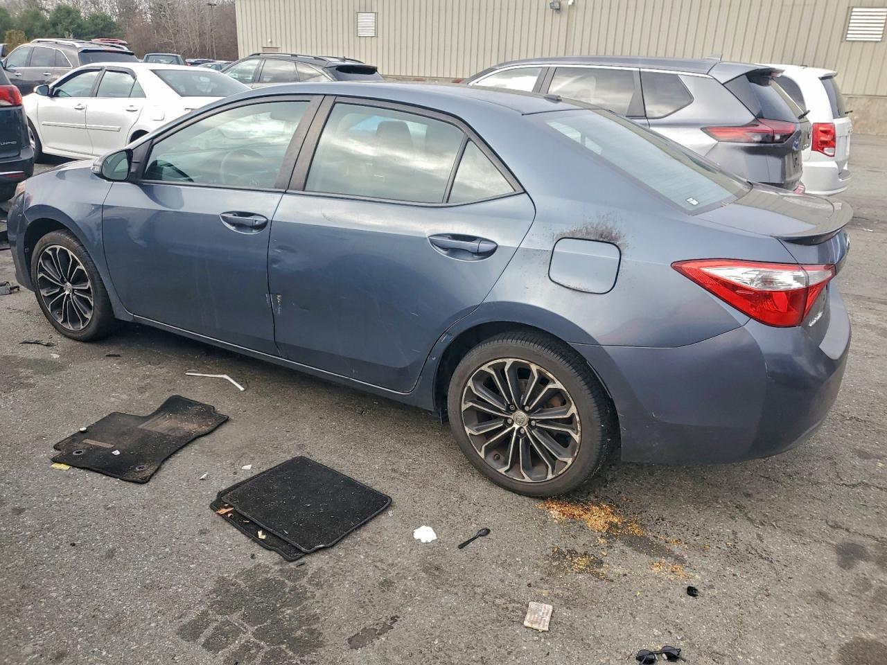 2015 TOYOTA COROLLA