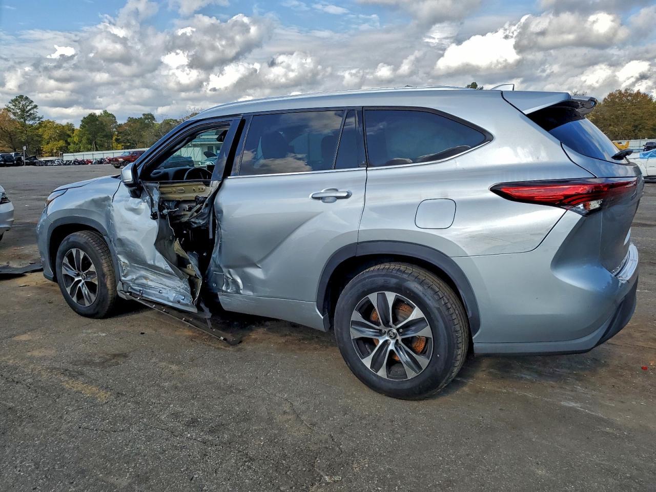 2020 TOYOTA HIGHLANDER