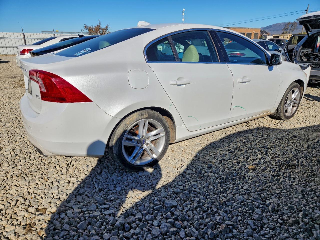 2015 VOLVO S60