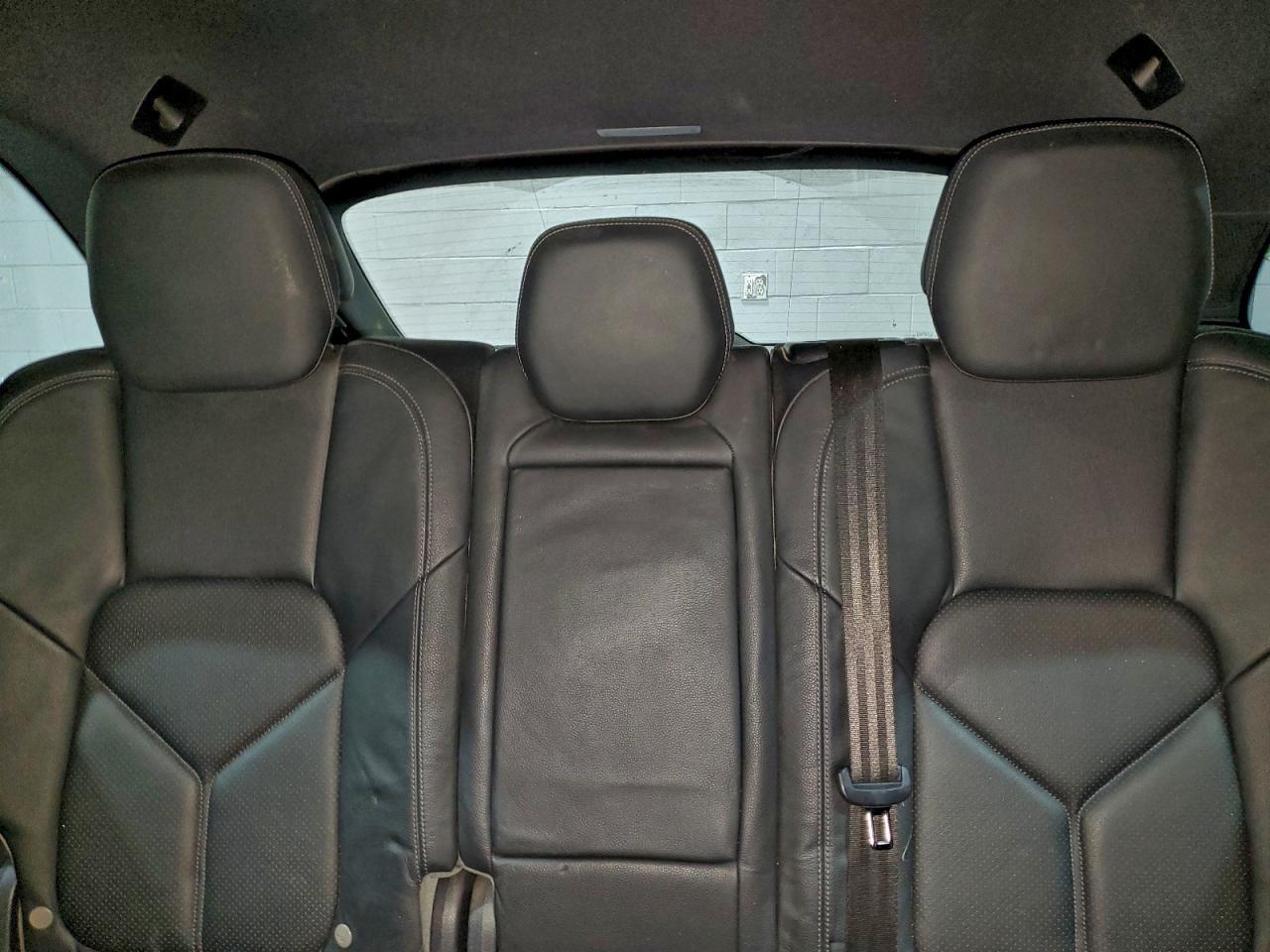 2014 PORSCHE CAYENNE