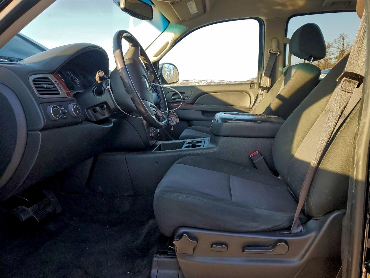 2014 CHEVROLET Suburban