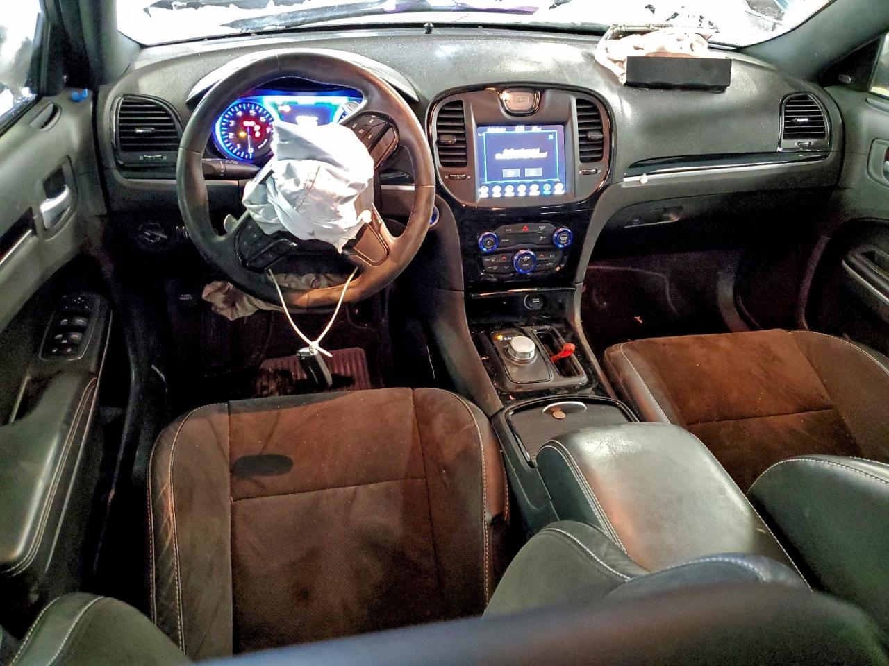 2019 CHRYSLER 300